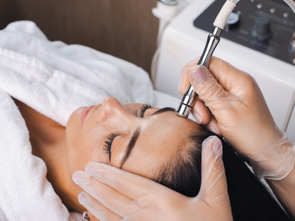 Oferta : Limpieza facial con punta de diamante y Vitamina C